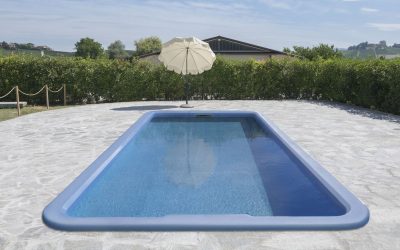 Piscine interrate: la differenza tra Casseri e Vetroresina